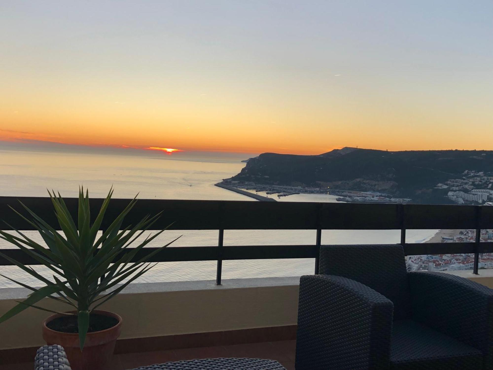 Apartment With A Stunning View Over Sesimbra Kültér fotó