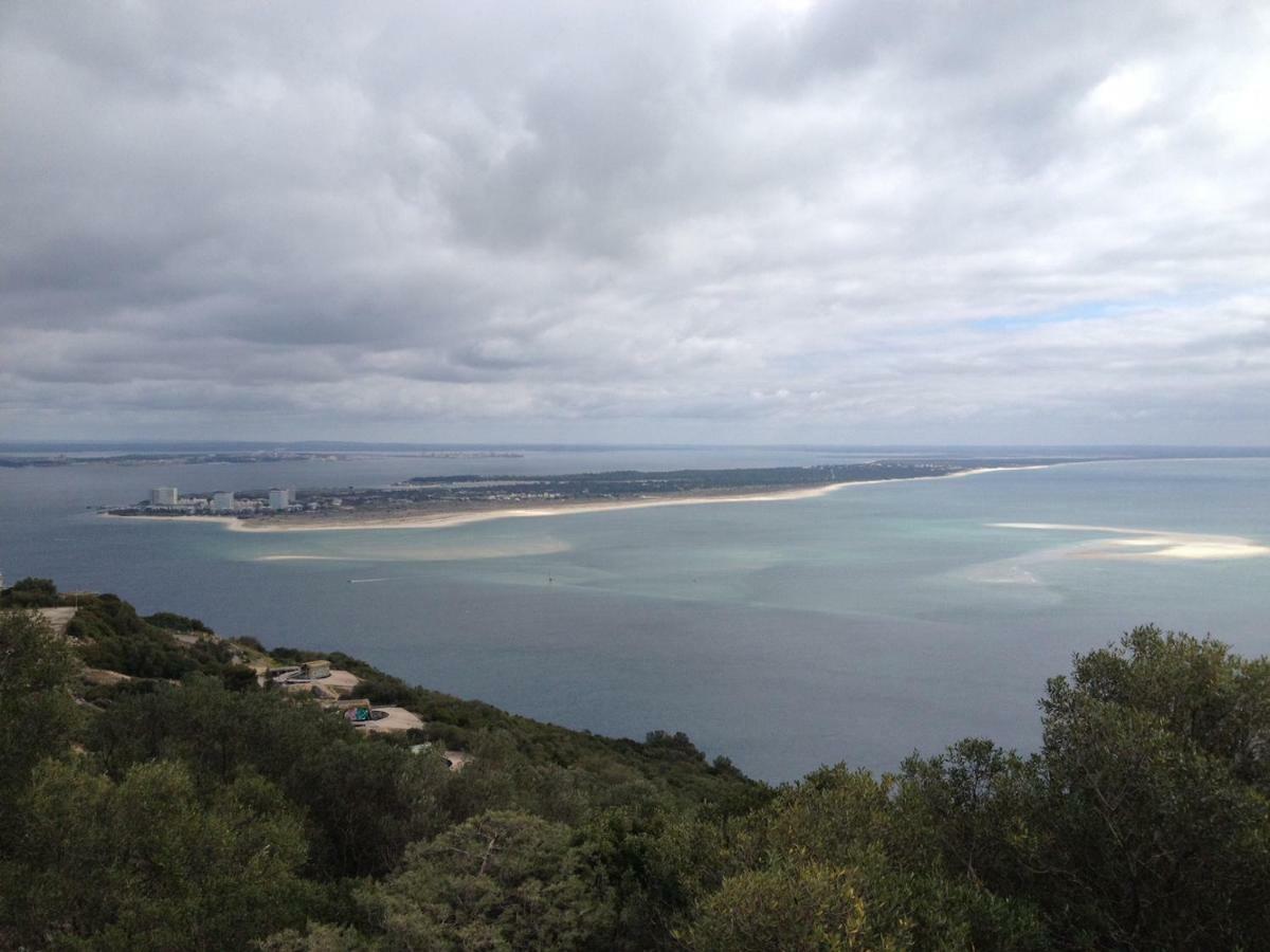 Apartment With A Stunning View Over Sesimbra Kültér fotó